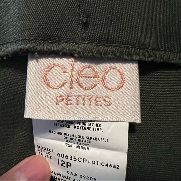 3 for $30!  Cleo petites green cropped pants - Picture 3 of 11